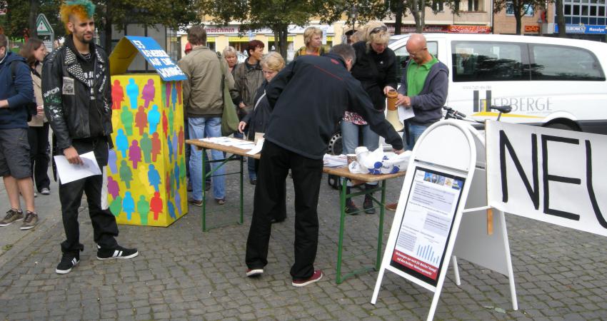 "Neubeginn des sozialen Wohnungsbaus" – Aktion am 31.08.2011